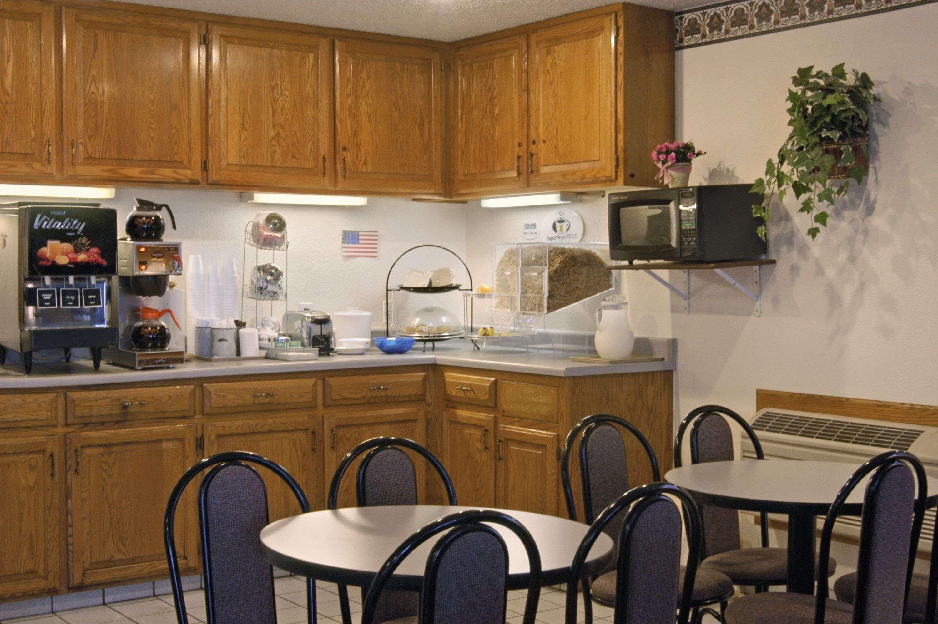 Super 8 By Wyndham Aransas Pass Otel Restoran fotoğraf